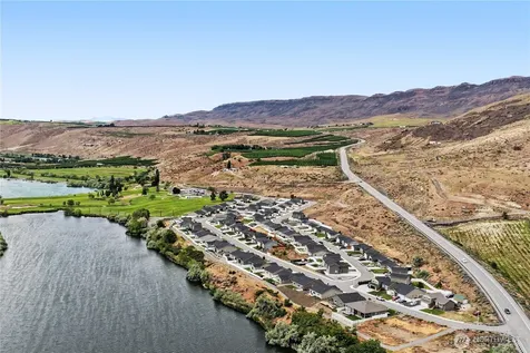 116 George Loop Rock Island WA 98850