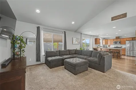 116 George Loop Rock Island WA 98850