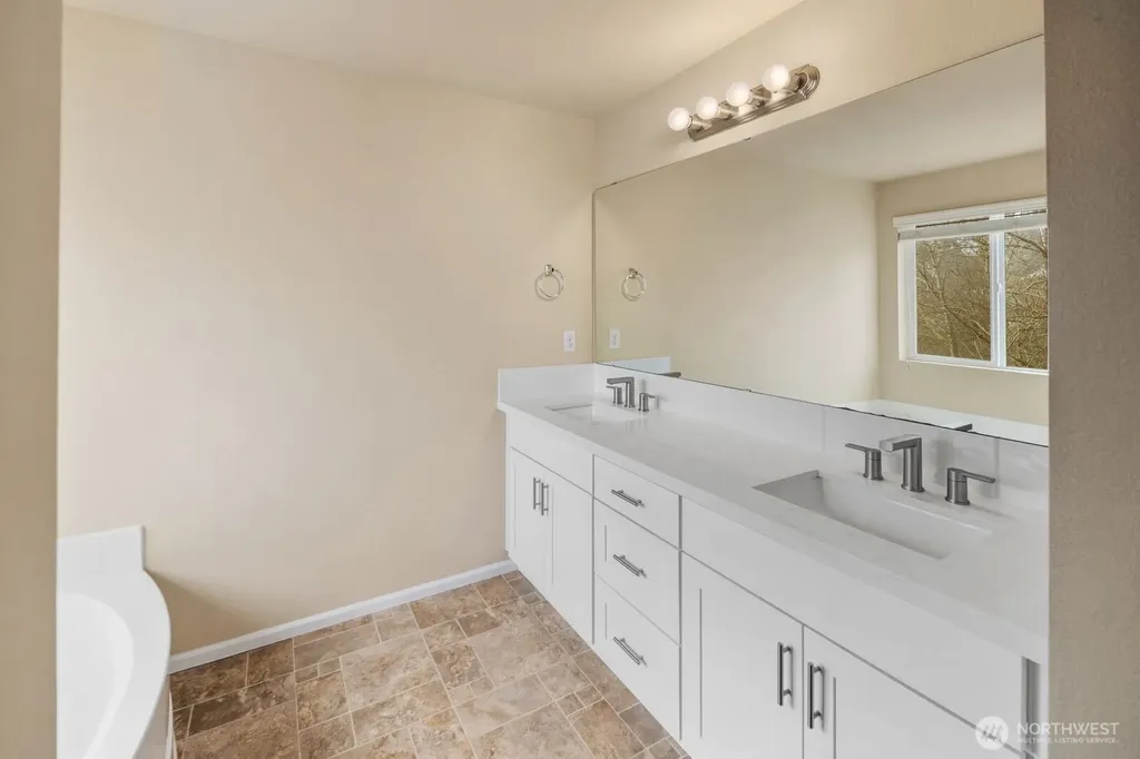 25912 35th Place S Kent WA 98032