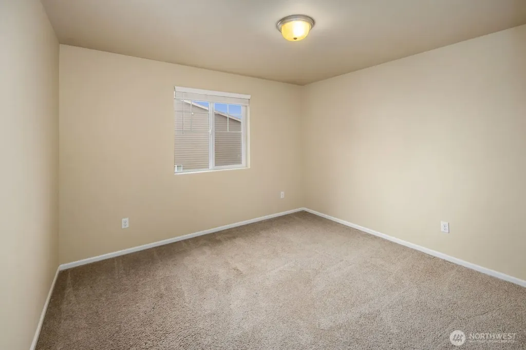 25912 35th Place S Kent WA 98032