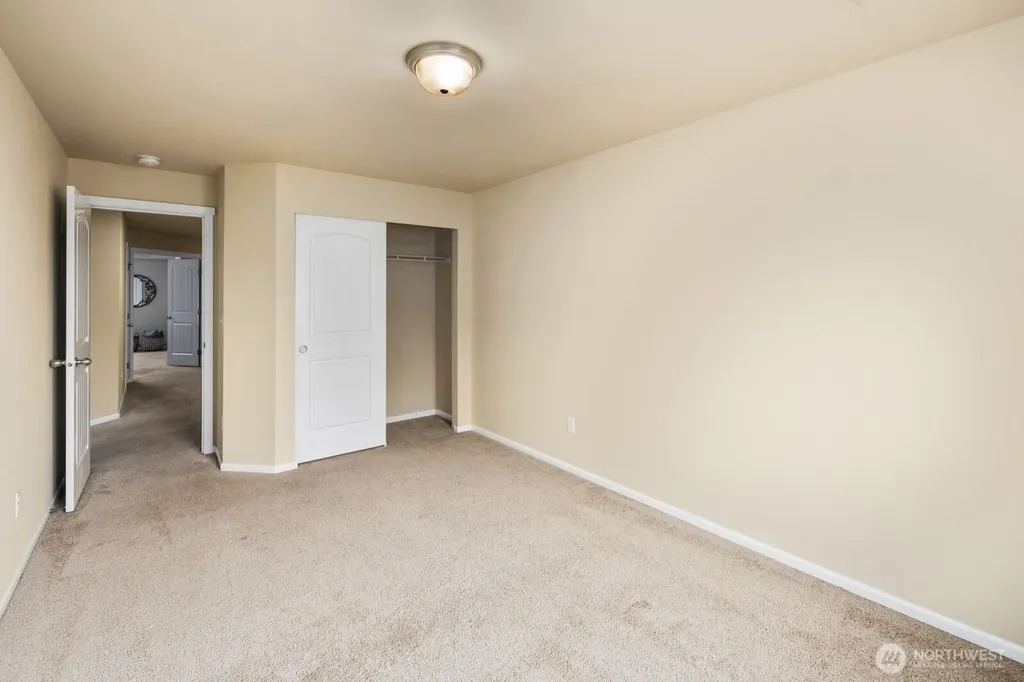 25912 35th Place S Kent WA 98032