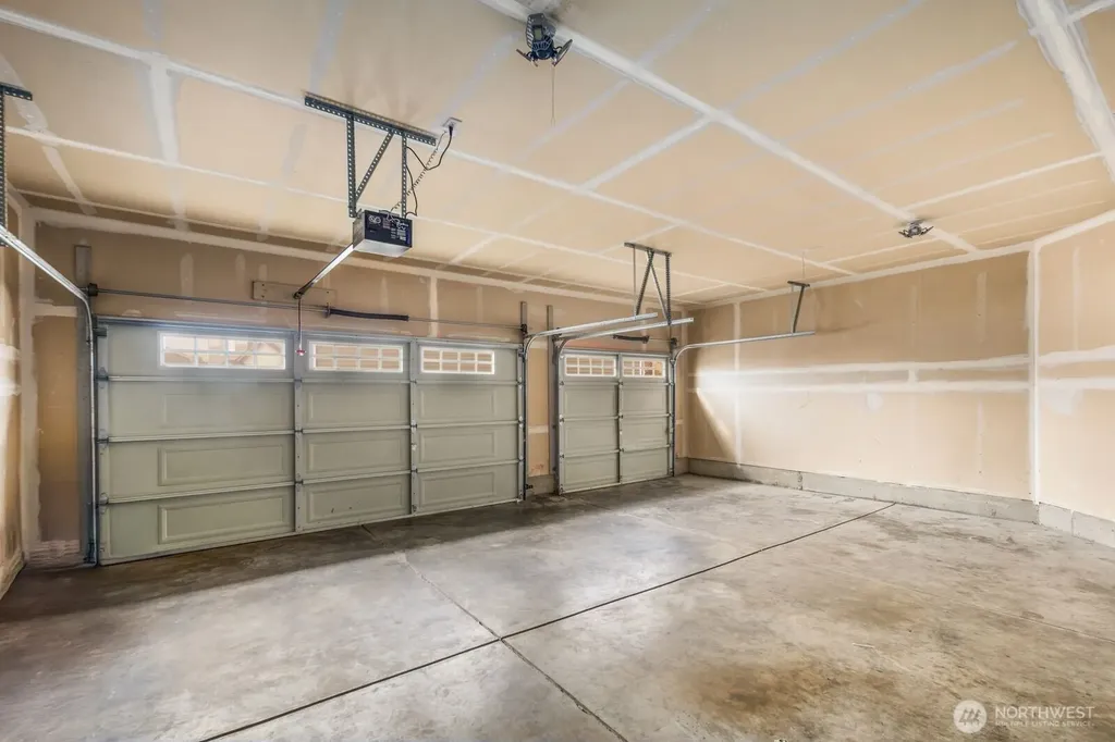 25912 35th Place S Kent WA 98032