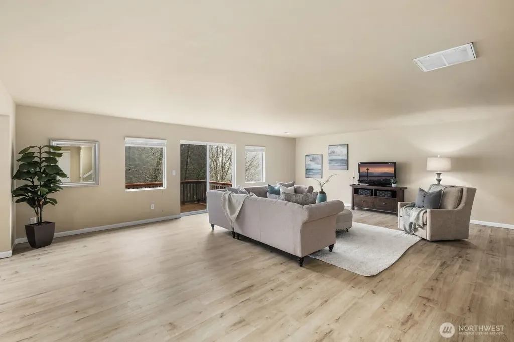 25912 35th Place S Kent WA 98032