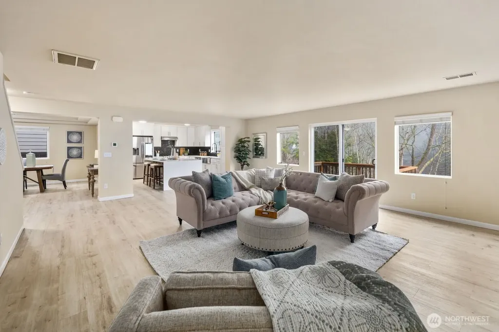 25912 35th Place S Kent WA 98032