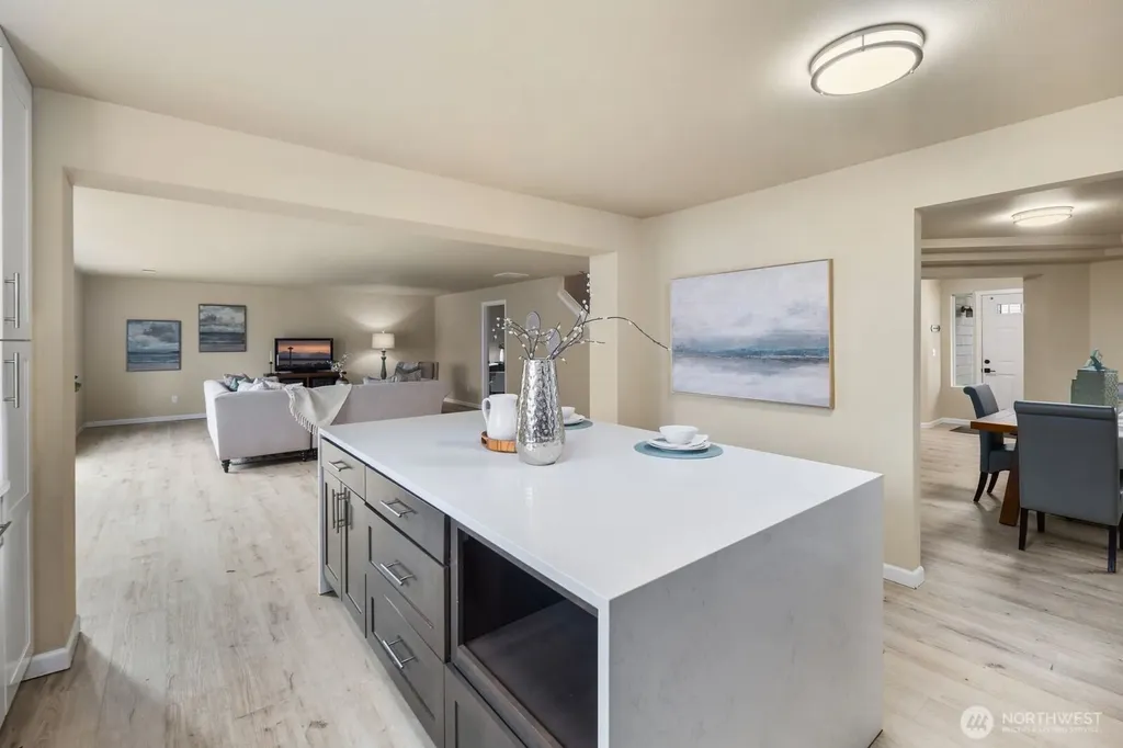 25912 35th Place S Kent WA 98032
