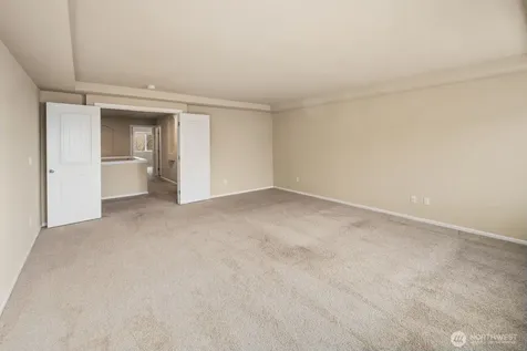 25912 35th Place S Kent WA 98032