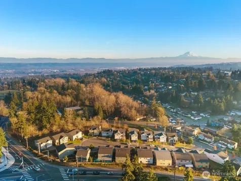 25912 35th Place S Kent WA 98032