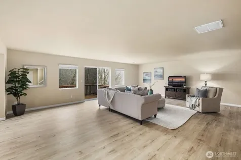 25912 35th Place S Kent WA 98032