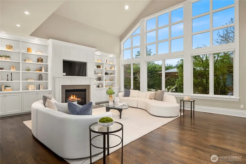 10021 NE 16th Place Bellevue WA 98004