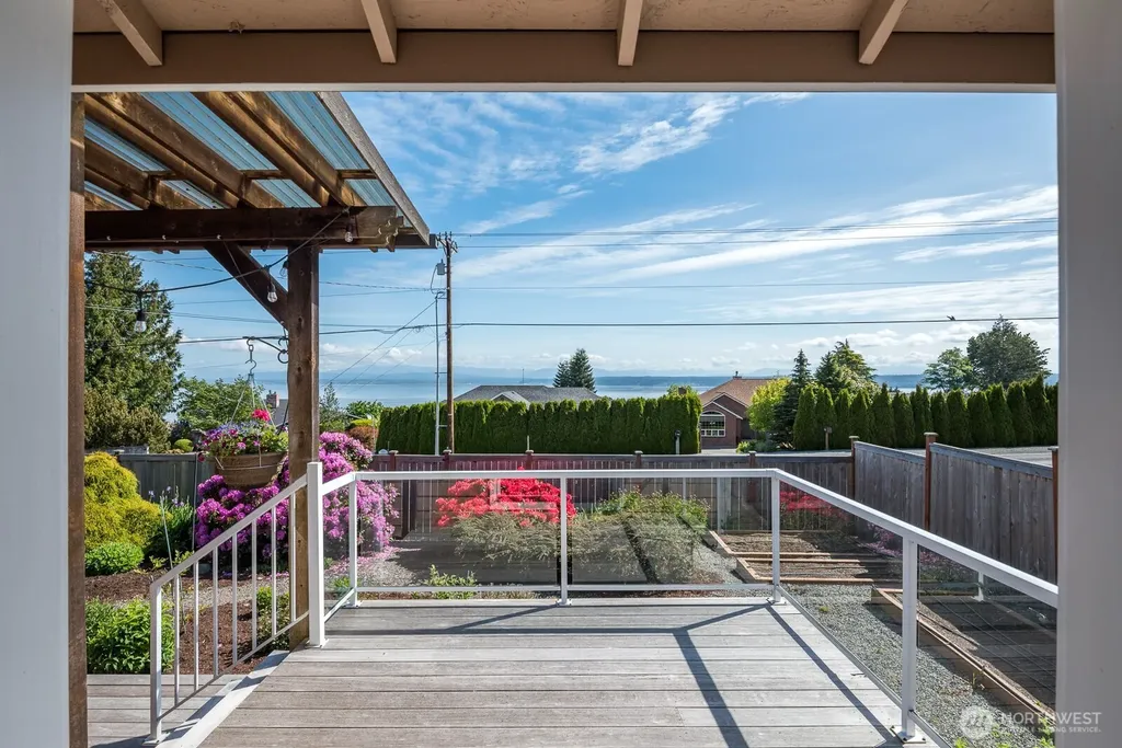 510 Sunnycrest Camano Island WA 98282