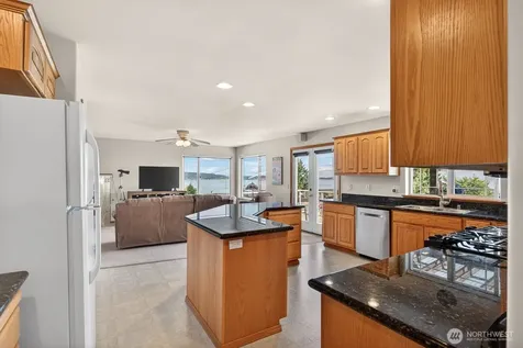510 Sunnycrest Camano Island WA 98282