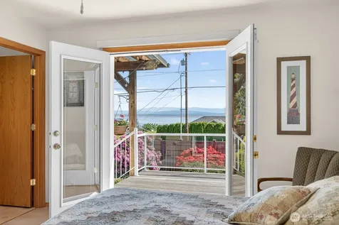 510 Sunnycrest Camano Island WA 98282