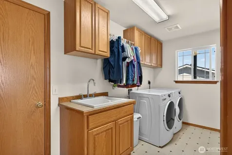 510 Sunnycrest Camano Island WA 98282