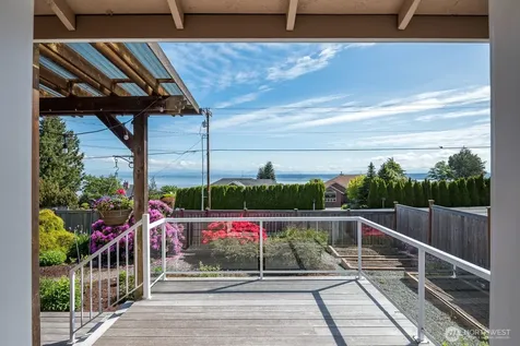 510 Sunnycrest Camano Island WA 98282