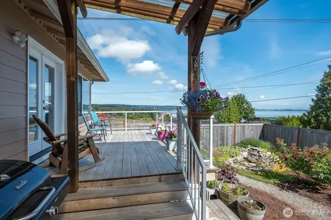 510 Sunnycrest Camano Island WA 98282