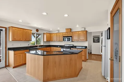 510 Sunnycrest Camano Island WA 98282