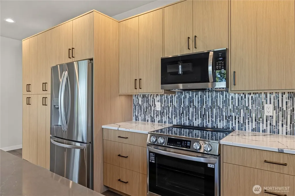 4966 Highland Drive Blaine WA 98230