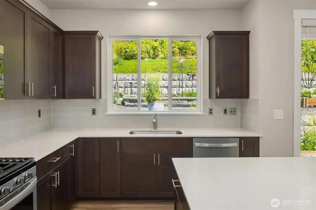 27920 15th Avenue S Federal Way WA 98003