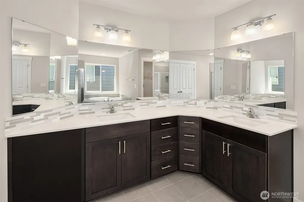27920 15th Avenue S Federal Way WA 98003