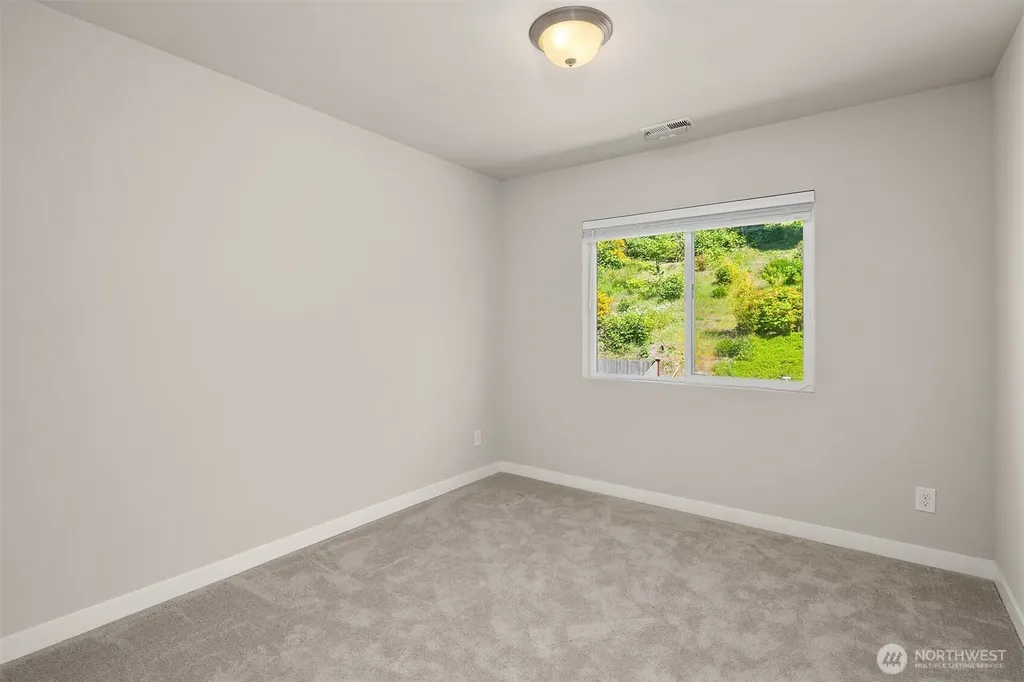 27920 15th Avenue S Federal Way WA 98003