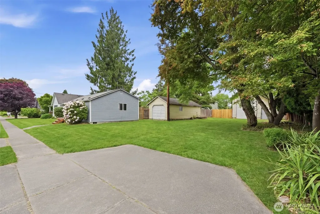 207 Cedar Avenue Sultan WA 98294