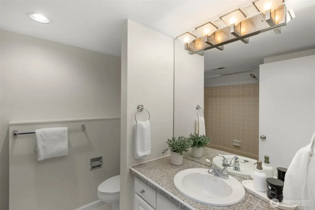 5221 Somerset Drive SE Bellevue WA 98006