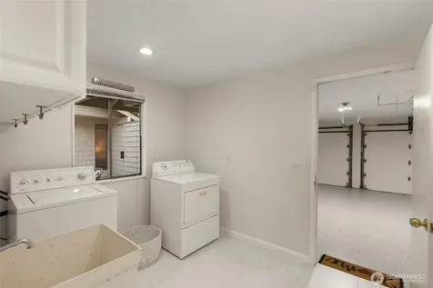 5221 Somerset Drive SE Bellevue WA 98006