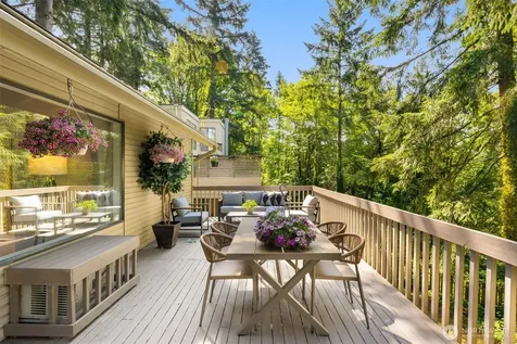 5221 Somerset Drive SE Bellevue WA 98006