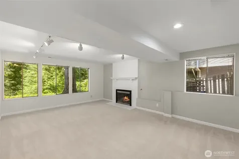 5221 Somerset Drive SE Bellevue WA 98006