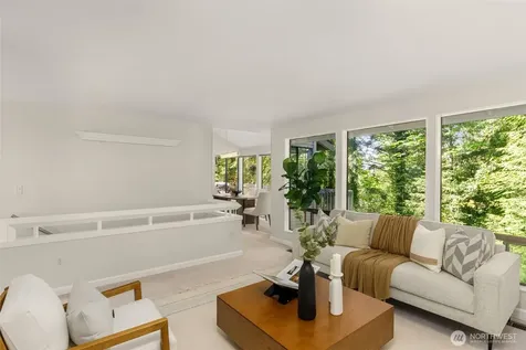5221 Somerset Drive SE Bellevue WA 98006