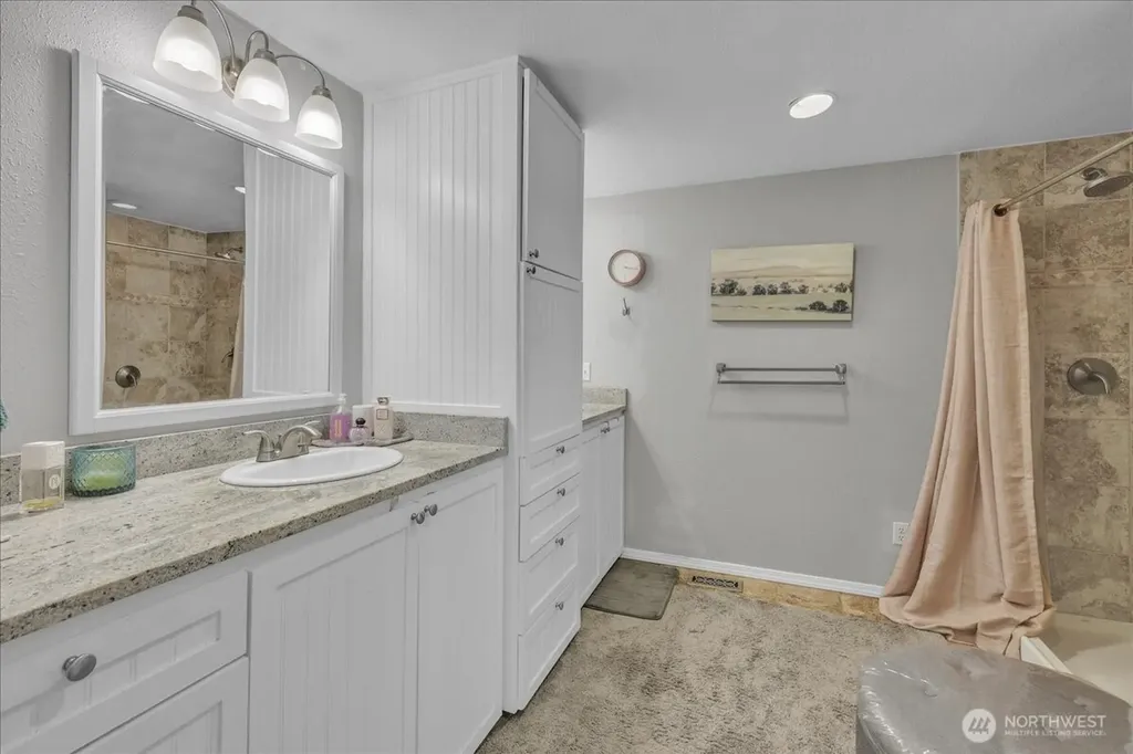 829 Maplewood Avenue Kent WA 98030