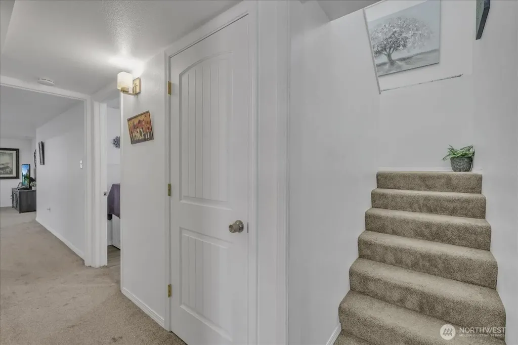 829 Maplewood Avenue Kent WA 98030