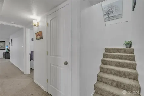 829 Maplewood Avenue Kent WA 98030