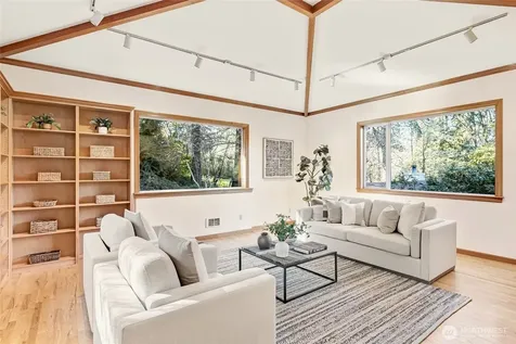 2209 NE 177th Street Shoreline WA 98155