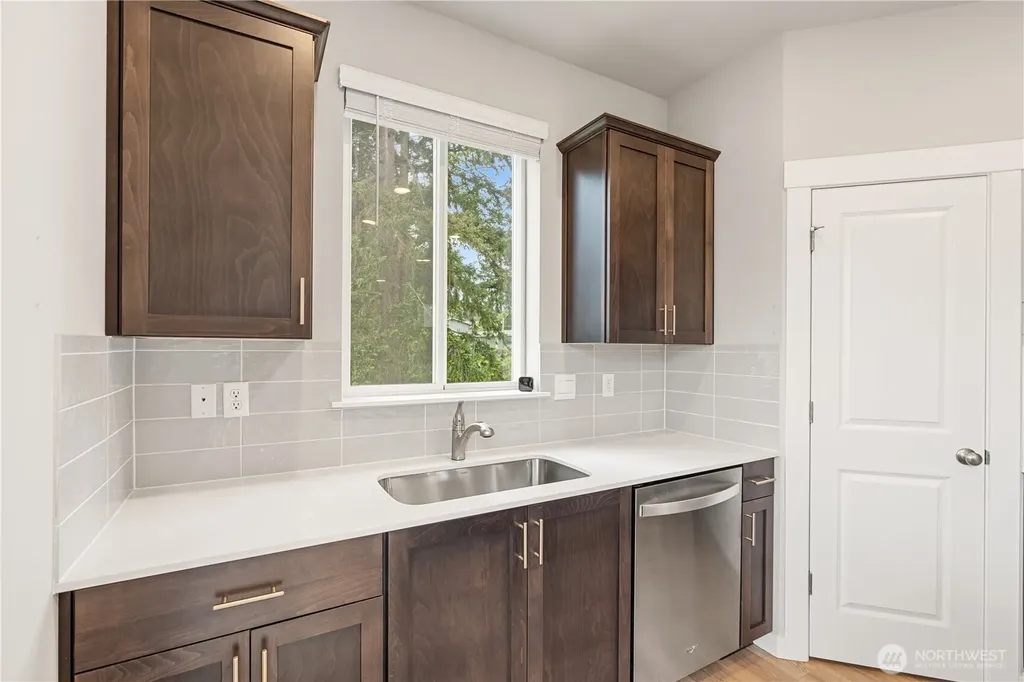 30003 19th Avenue S Federal Way WA 98003