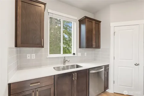 30003 19th Avenue S Federal Way WA 98003