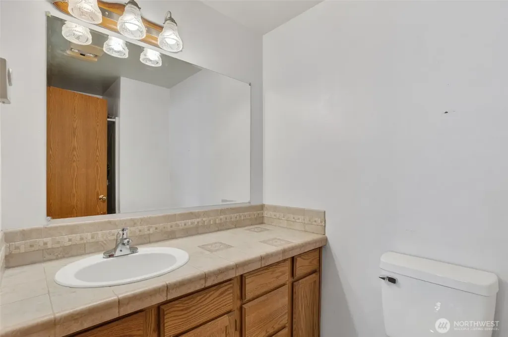 51 E Lambeth Way Shelton WA 98584