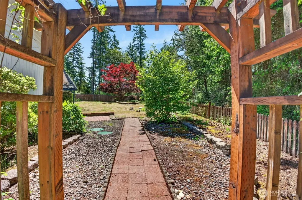 51 E Lambeth Way Shelton WA 98584