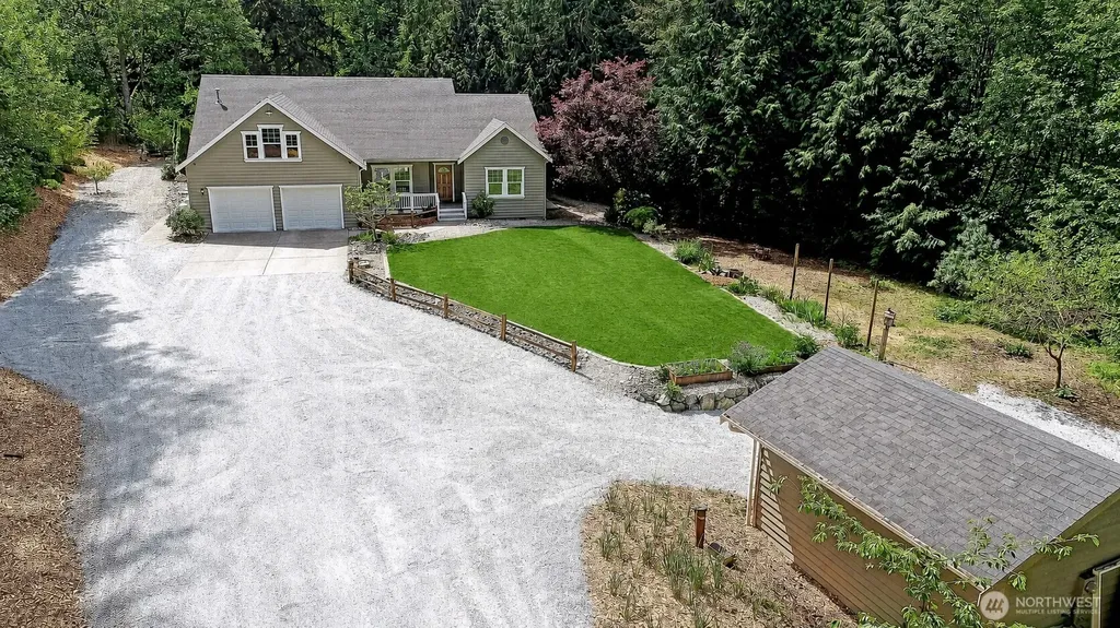308 Ridgelawn Place Camano Island WA 98282