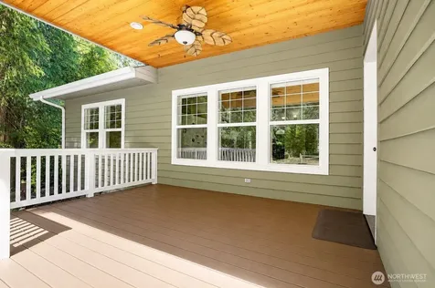 308 Ridgelawn Place Camano Island WA 98282