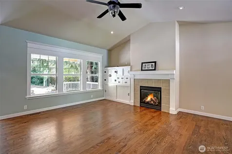 308 Ridgelawn Place Camano Island WA 98282