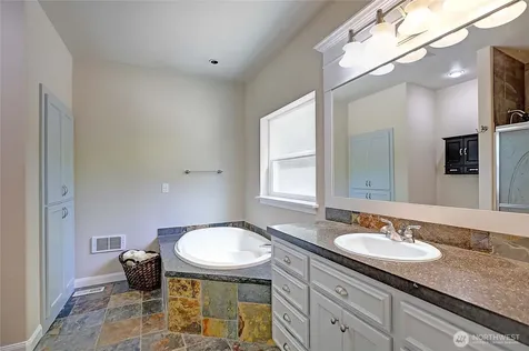 308 Ridgelawn Place Camano Island WA 98282