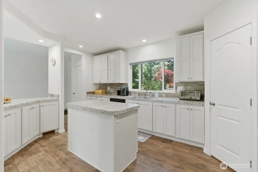 29377 Scenic Drive NE Poulsbo WA 98370