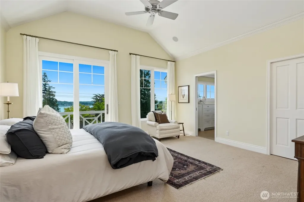 502 95th Avenue NE Bellevue WA 98004