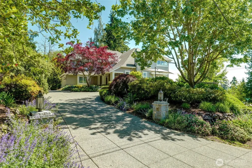 502 95th Avenue NE Bellevue WA 98004
