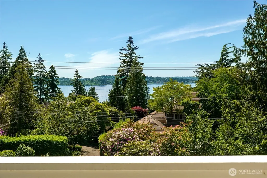 502 95th Avenue NE Bellevue WA 98004