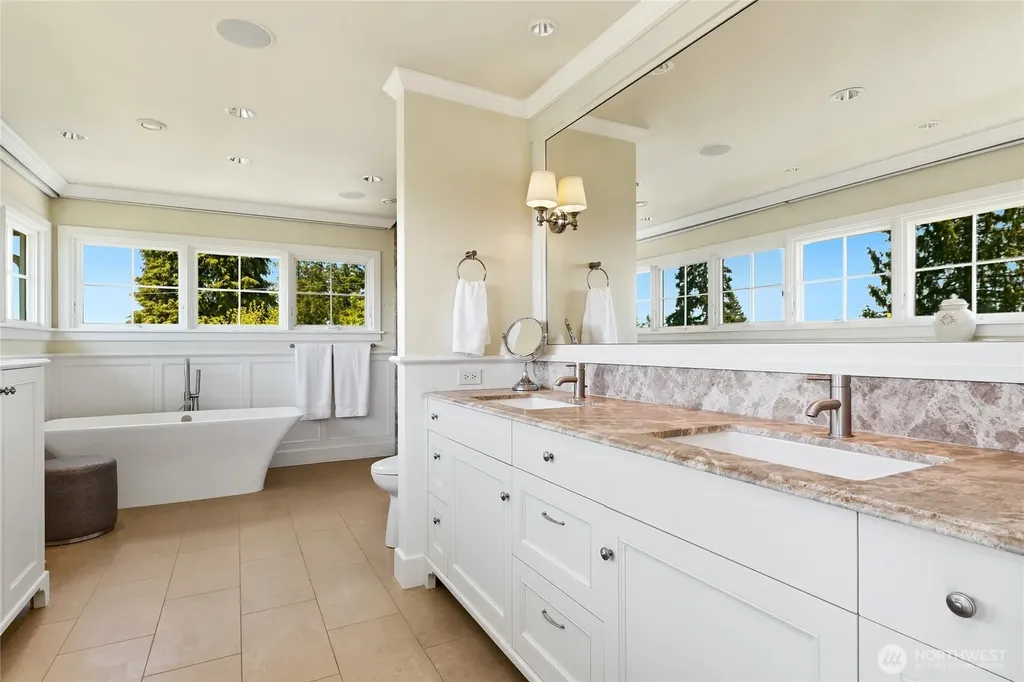 502 95th Avenue NE Bellevue WA 98004
