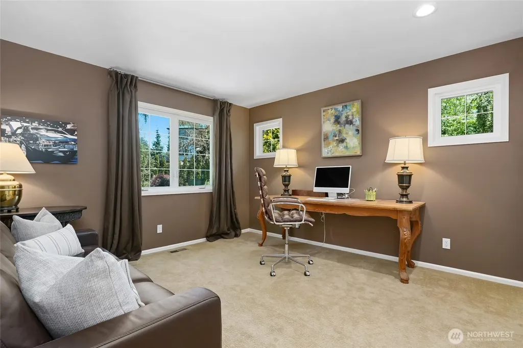 502 95th Avenue NE Bellevue WA 98004
