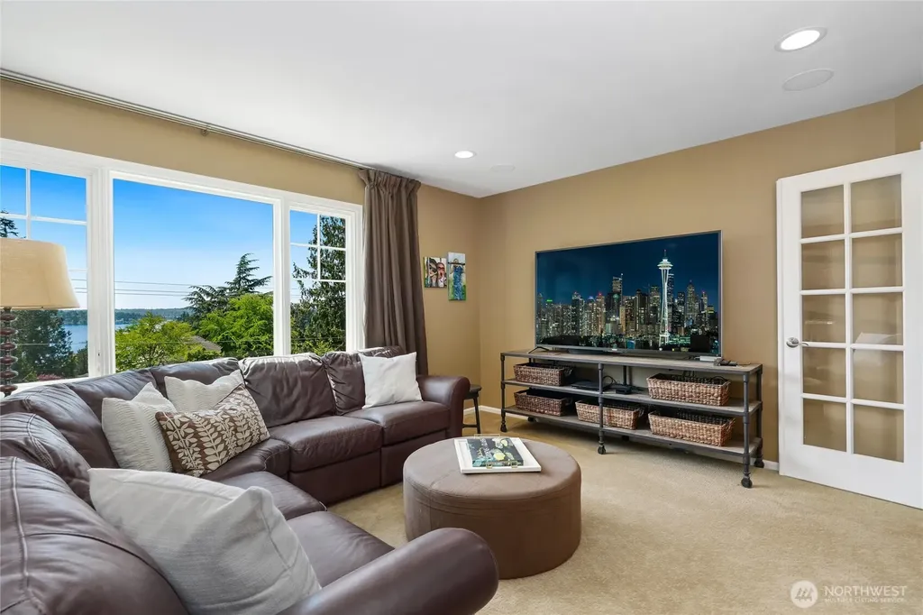 502 95th Avenue NE Bellevue WA 98004