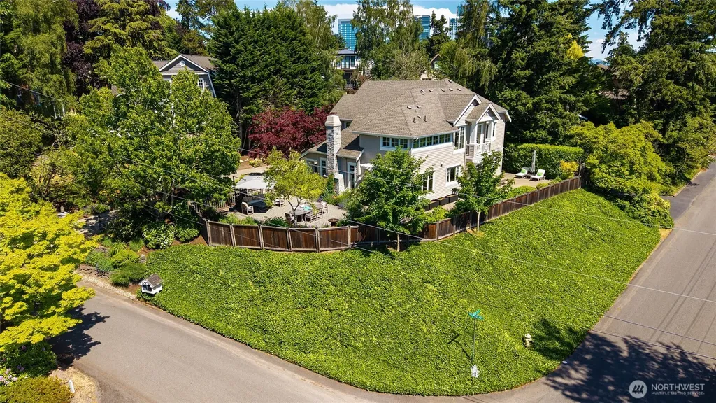 502 95th Avenue NE Bellevue WA 98004